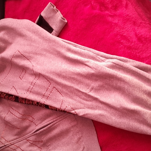 SWEAT SUIT ! - Picture 3 of 3